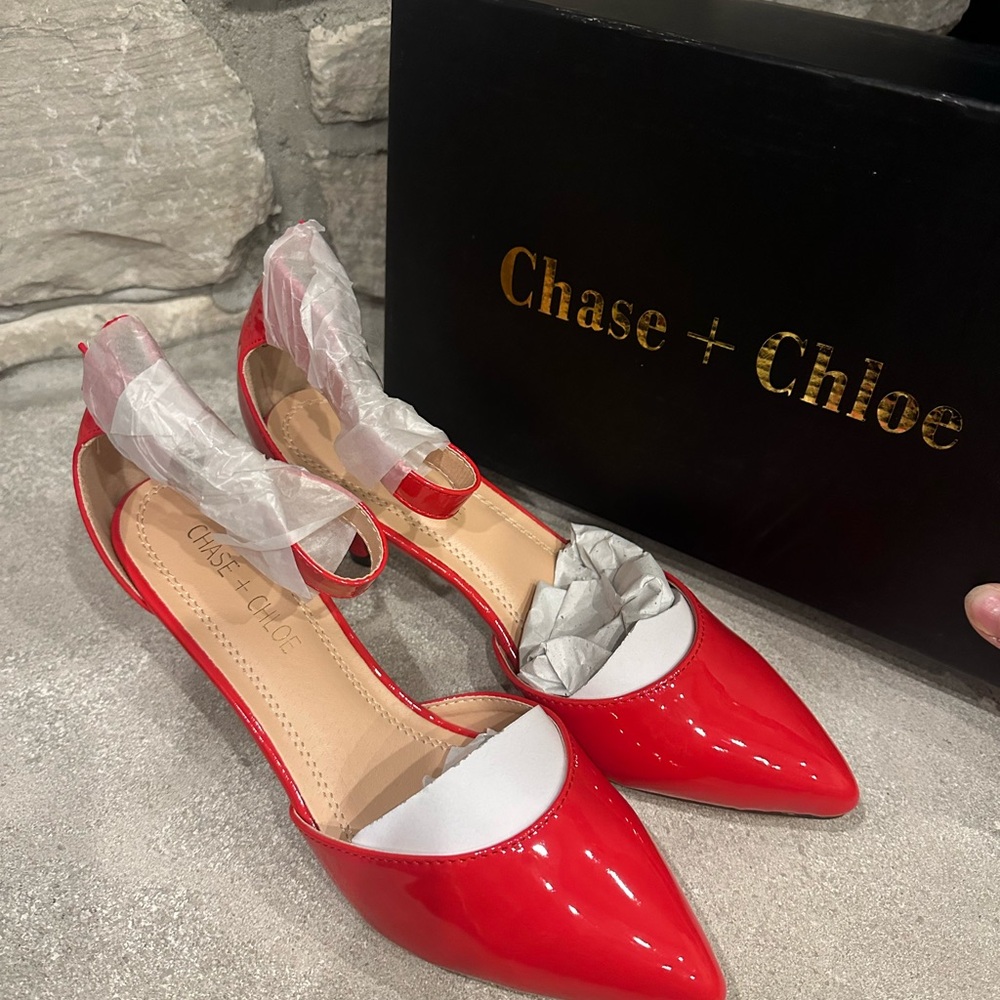 NEW CHASE & CHLOE Red Ellie Pumps